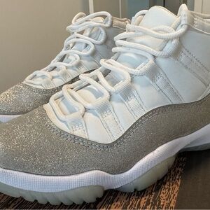 Air Jordan 11 Retro Metallic Silver Woman’s size 5.5